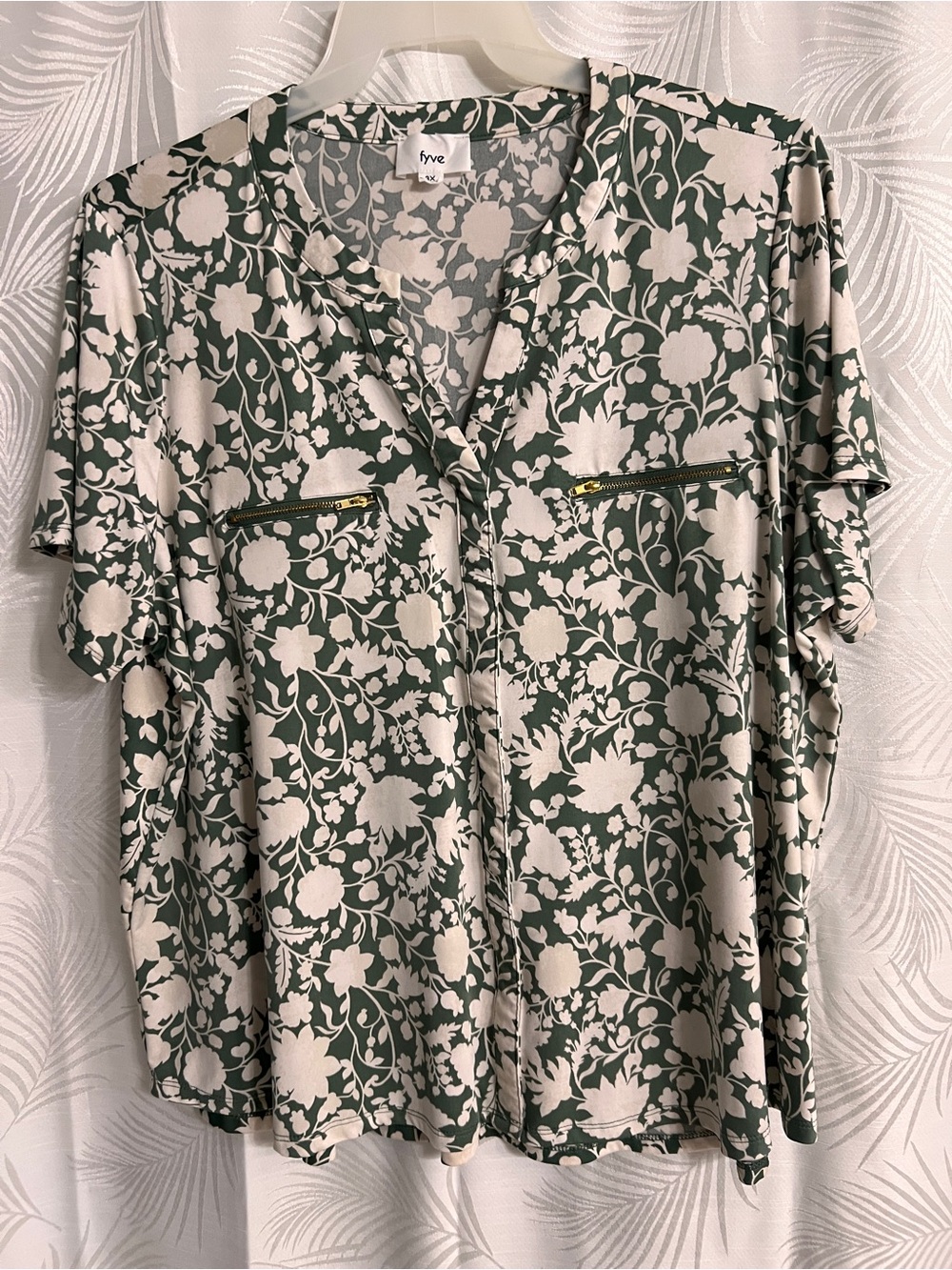 Green & Cream Floral Short Sleeve Blouse with Zip Pockets